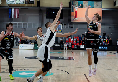 LAT-EST: VALMIERA GLASS VIA : VEF Rīga