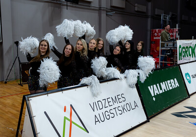 LAT-EST: VALMIERA GLASS VIA : VEF Rīga