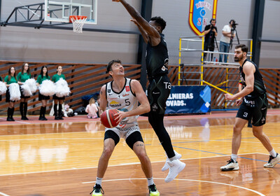 LAT-EST: VALMIERA GLASS VIA : Tartu Ülikool Maks & Moorits