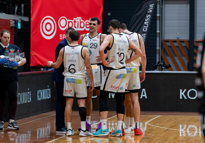 LAT-EST: VALMIERA GLASS VIA : Tartu Ülikool Maks & Moorits