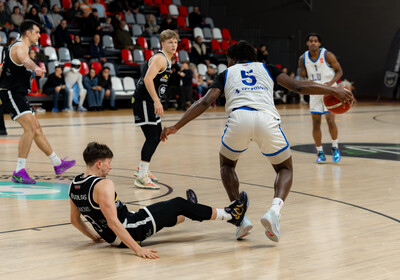 LAT-EST: VALMIERA GLASS VIA : Latvijas Universitāte