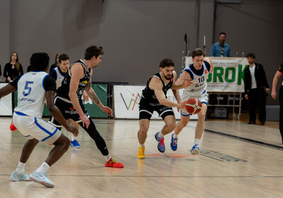 LAT-EST: VALMIERA GLASS VIA : Latvijas Universitāte