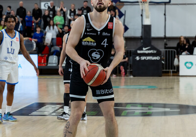 LAT-EST: VALMIERA GLASS VIA : Latvijas Universitāte