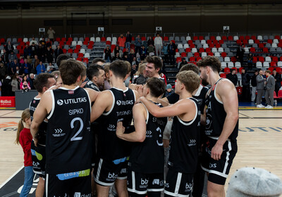 LAT-EST: VALMIERA GLASS VIA : Latvijas Universitāte