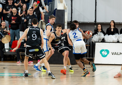 LAT-EST: VALMIERA GLASS VIA : Latvijas Universitāte