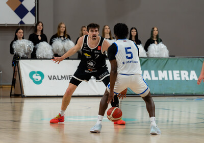 LAT-EST: VALMIERA GLASS VIA : Latvijas Universitāte