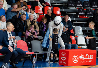 LAT-EST: VALMIERA GLASS VIA : Latvijas Universitāte