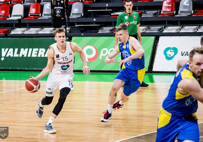 LAT-EST: VALMIERA GLASS VIA - VENTSPILS