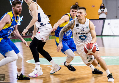 LAT-EST: VALMIERA GLASS VIA - VENTSPILS