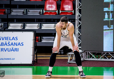 LAT-EST: VALMIERA GLASS VIA - VENTSPILS