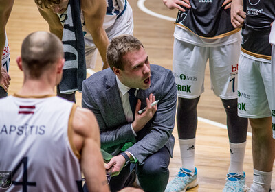 LAT-EST: VALMIERA GLASS VIA - VENTSPILS