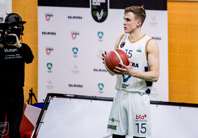 LAT-EST: VALMIERA GLASS VIA - VENTSPILS