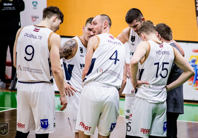 LAT-EST: VALMIERA GLASS VIA - VENTSPILS