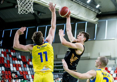 LAT-EST: VALMIERA GLASS VIA - VENTSPILS