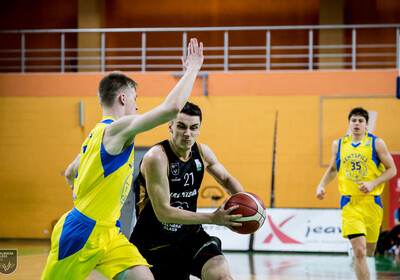 LAT-EST: VALMIERA GLASS VIA - VENTSPILS