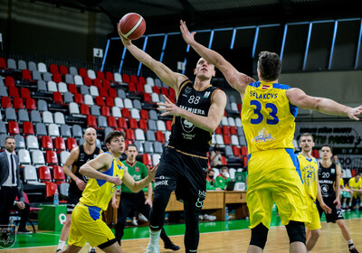 LAT-EST: VALMIERA GLASS VIA - VENTSPILS