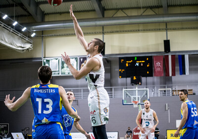 LAT-EST: VALMIERA GLASS VIA - BK VENTSPILS
