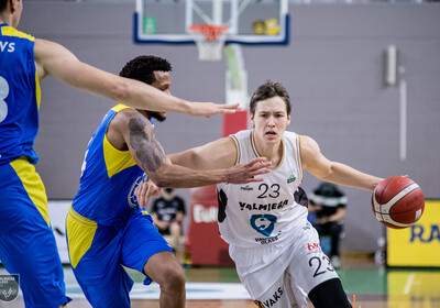 LAT-EST: VALMIERA GLASS VIA - BK VENTSPILS