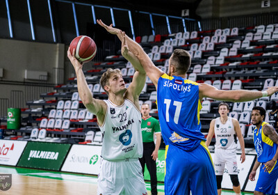 LAT-EST: VALMIERA GLASS VIA - BK VENTSPILS