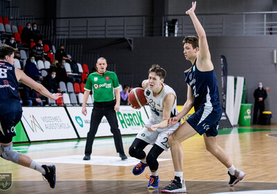 LAT-EST: VALMIERA GLASS VIA - BK Liepāja